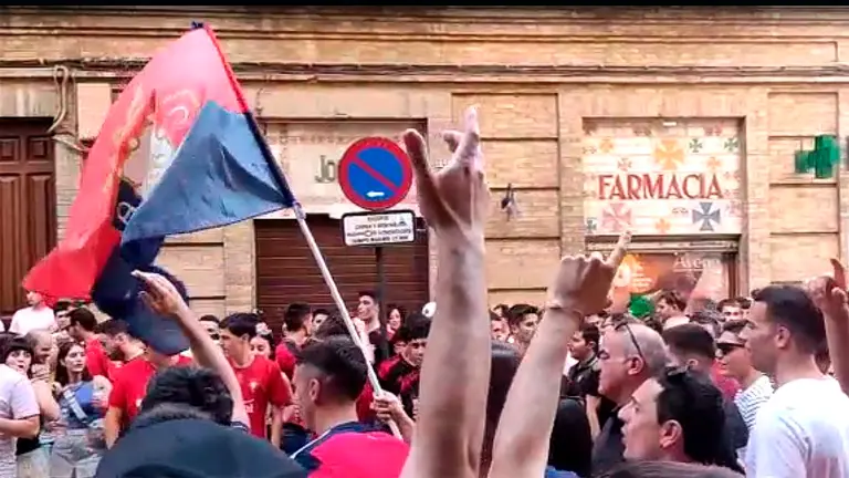 El 'Riau-Riau' resuena en Sevilla por Osasuna. NAVARRA.COM