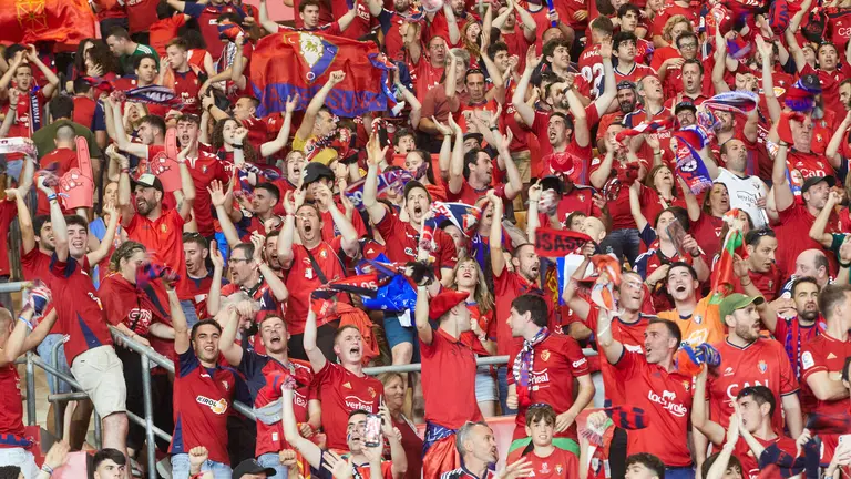 La grada del estadio de La Cartuja durante el partido de la final de la Copa del Rey entre CA Osasuna y Real Madrid CF disputado en Sevilla. I&Ntilde;IGO ALZUGARAY