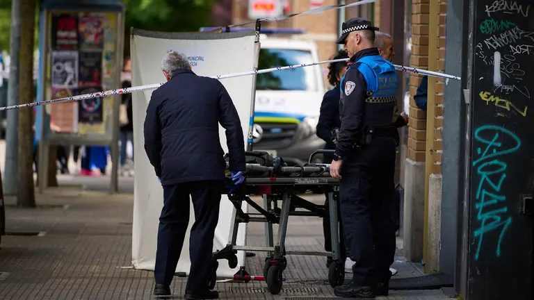 Una mujer detenida por haber asesinado con un cuchillo a su marido en el barrio pamplon&eacute;s de la Rochapea. PABLO LASAOSA