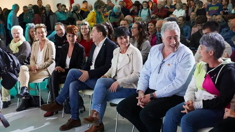 Acto de inicio de la campa&ntilde;a electoral de EH Bildu con el coordinador de EH Bildu, Arnaldo Otegi; la candidata a la Presidencia de Navarra, Laura Aznal; y el candidato a la Alcald&iacute;a de Pamplona, Joseba Asiron. I&Ntilde;IGO ALZUGARAY