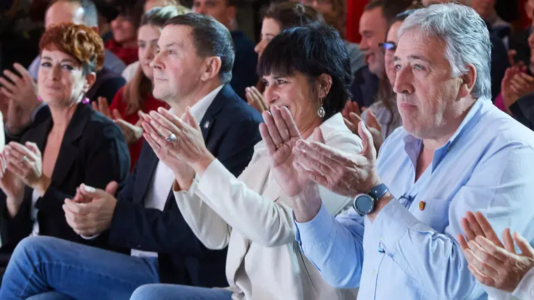 Acto de inicio de la campa&ntilde;a electoral de EH Bildu con el coordinador de EH Bildu, Arnaldo Otegi; la candidata a la Presidencia de Navarra, Laura Aznal; y el candidato a la Alcald&iacute;a de Pamplona, Joseba Asiron. I&Ntilde;IGO ALZUGARAY