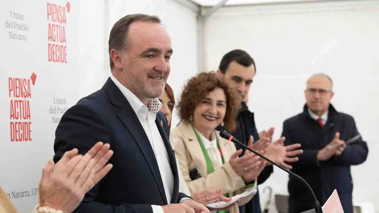 Javier Esparza durante su intervenci&oacute;n en el acto de campa&ntilde;a de este viernes en Pamplona. UPN