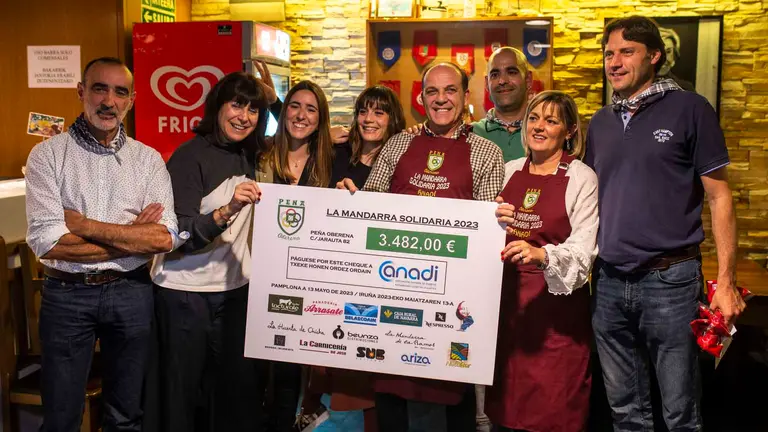 Entrega de la Mandarra Solidaria a la Asociaci&oacute;n Navarra de Diabetes (ANADI) en la pe&ntilde;a Pe&ntilde;a Oberena, Pamplona. JASMINA AHMETSPAHIC