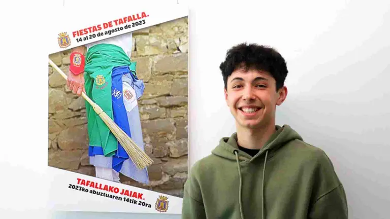 Juan Aznar Pascual, autor del cartel anunciador de las fiestas de Tafalla de 2023. AYUNTAMIENTO DE TAFALLA