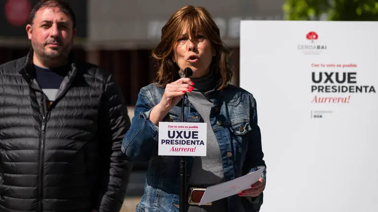 Declaraciones  en la Plaza de la Constituci&oacute;n de Pamplona de la candidata de Geroa Bai a la Presidencia del Gobierno foral, Uxue Barkos. JASMINA AHMETSPAHIC