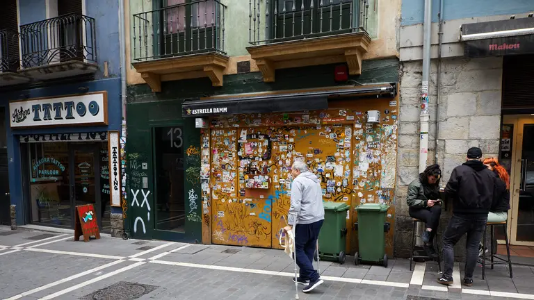 Bar La Urbana, en la plaza de la Navarrer&iacute;a de Pamplona. I&Ntilde;IGO ALZUGARAY