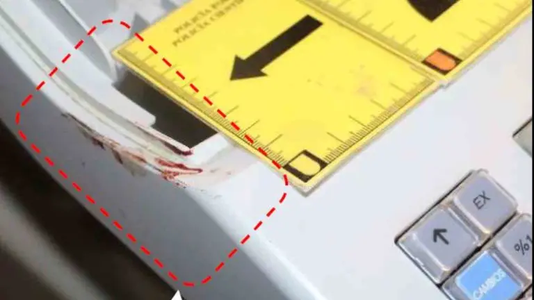 Restos de sangre en la caja registradora que permitieron la identificaci&oacute;n del detenido. POLIC&Iacute;A FORAL