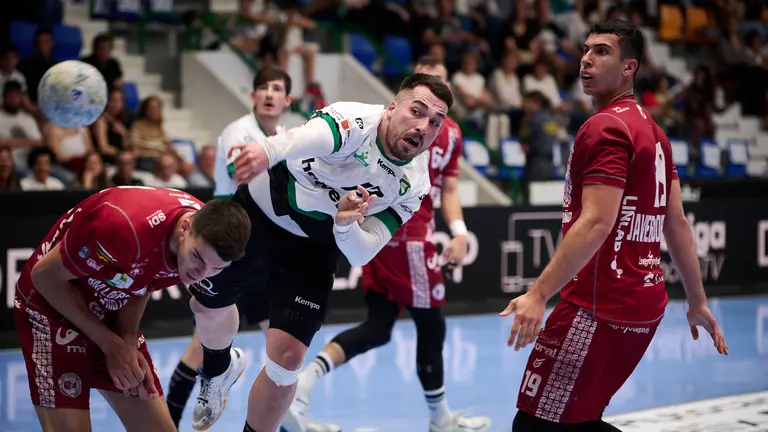 Anaitasuna se enfrenta al Logro&ntilde;o en Pamplona. PABLO LASAOSA