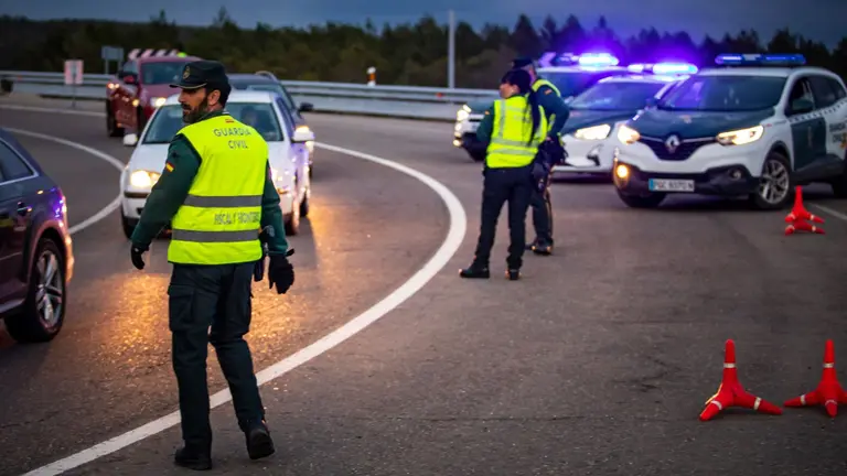 Imagen de archivo de un control de la Guardia Civil. GUARDIA CIVIL