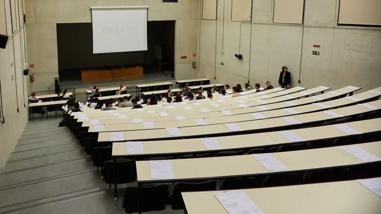 Inicio de la Evaluación para el Acceso a la Universidad (EvAU) 2023, antigua selectividad, en la 
La Universidad Pública de Navarra (UPNA) en Pamplona. IÑIGO ALZUGARAY