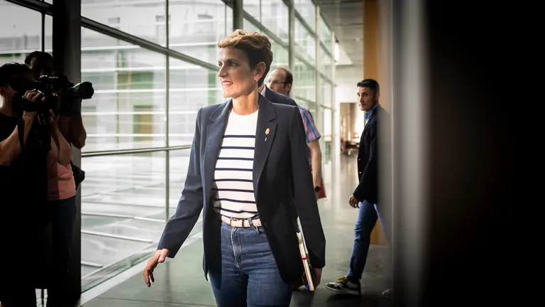 La secretaria general del PSN y candidata a la Presidencia del Gobierno de Navarra, Mar&iacute;a Chivite, se re&uacute;ne con la candidata de Geroa Bai, Uxue Barkos. JASMINA AHMETSPAHIC