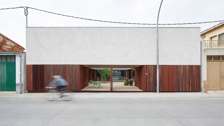 LR House, la casa de Cintru&eacute;nigo de tres arquitectos navarros que compite en la XVI Bienal Espa&ntilde;ola de Arquitectura y Urbanismo (BEAU). I&Ntilde;AKI BERGUERA