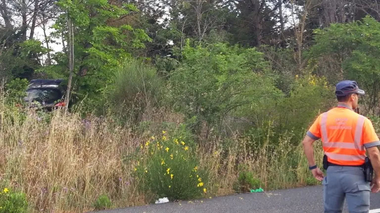 Un herido grave al salirse de la v&iacute;a en Arazuri. POLIC&Iacute;A FORAL