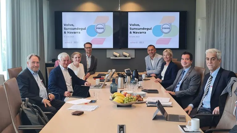 Representantes de Sunsudegui y del Gobierno de Navarra han viajado a Suecia para avanzar en el acuerdo con Volvo para la fabricaci&oacute;n de sus autobuses en Alsasua. GOBIERNO DE NAVARRA