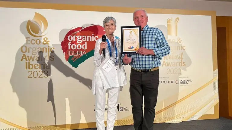 Imagen de la entrega del premio - INTIA