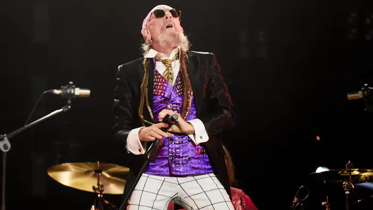 Concierto de Enrique Villarreal, El Drogas, en el Navarra Arena de Pamplona, con el que el músico pamplonés cierra la gira conmemorativa del 40 aniversario del primer concierto de Barricada. IÑIGO ALZUGARAY