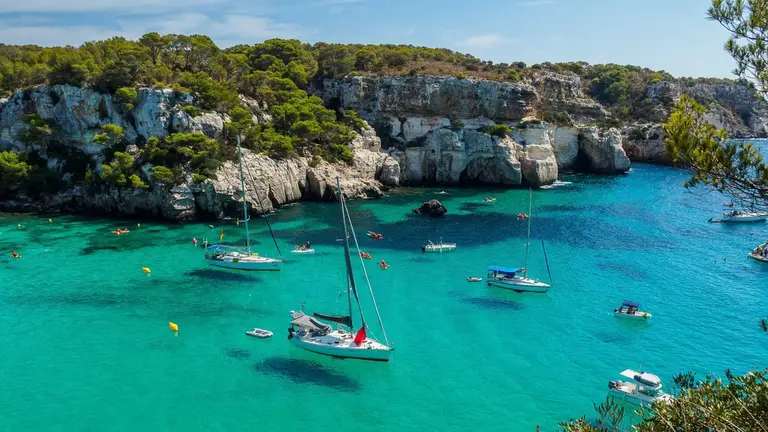 Un turista navarro ha muerto en una cala en Menorca. ARCHIVO