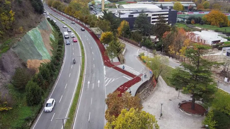 Nuevo carril bici y paseo peatonal que el Ayuntamiento de Pamplona va a construit junto a Burlada en la Cuesta de Beloso. AYUNTAMIENTO DE PAMPLONA