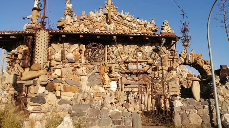 La denominada 'Casa del Sol Naciente' en la localidad navarra de Monteagudo. Cedida.