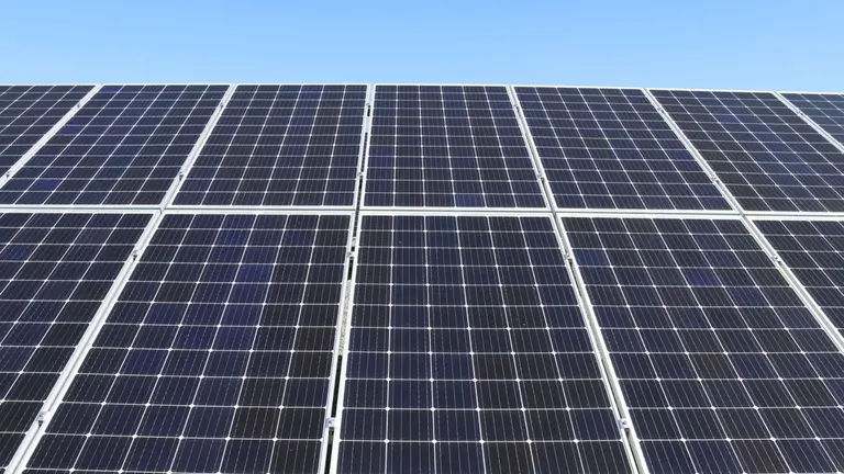 Imagen de archivo de unas placas solares. ARCHIVO