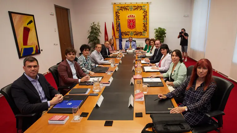 Primera reuni&oacute;n de la Mesa y Junta de Portavoces del Parlamento de Navarra tras el comienzo de la nueva legislatura. I&Ntilde;IGO ALZUGARAY