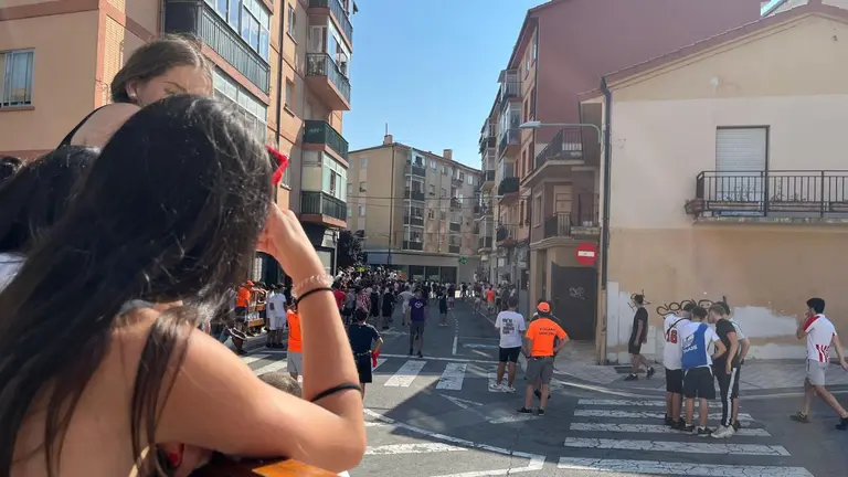 La localidad de Mutilva celebra sus fiestas patronales. PABLO LASAOSA