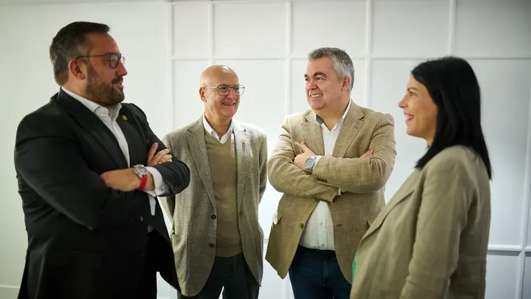 Desayuno informativo con el candidato del PSN al Congreso, Santos Cerd&aacute;n, y el candidato del PSN al Senado, Javier Rem&iacute;rez. PABLO LASAOSA