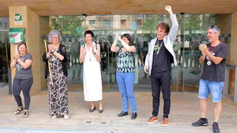 El grupo municipal de EH Bildu en el Ayuntamiento de Burlada con su alcaldesa, Berta Arizcun, el d&iacute;a de la toma de posesi&oacute;n. EH BILDU / Twitter