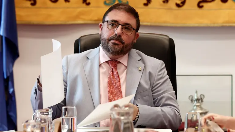 Finalizada la primera ronda de contactos, el presidente del Parlamento informa a la Mesa y Junta de Portavoces de que no se halla en disposici&oacute;n de proponer un candidato para LA investidura. EFE/ Jes&uacute;s Diges