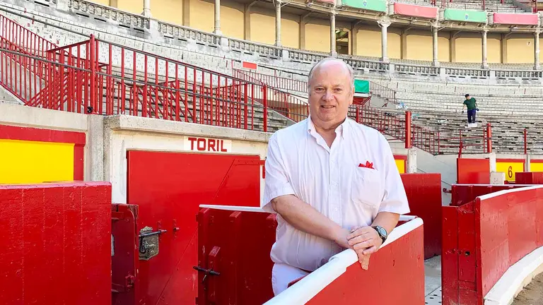 Jes&uacute;s Mari Aizp&uacute;n en el burladero de la Plaza de Toros de Pamplona. Navarra.com