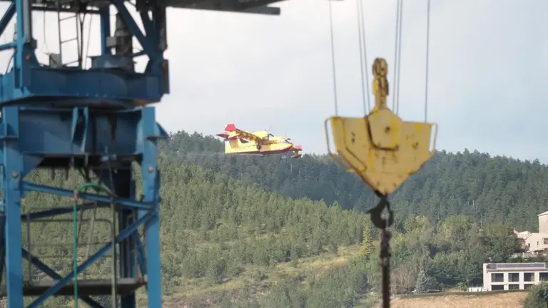 Imagen del incendio forestal en Olloki - EDUARDO SANZ - EUROPA PRESS