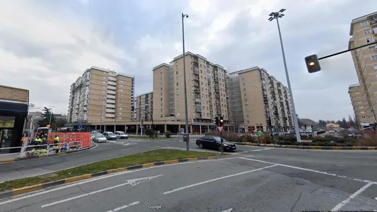 Cruce de las avenidas de Navarra y San jorge, uno de los m&aacute;s problem&aacute;ticos de Pamplona. GOOGLE MAPS