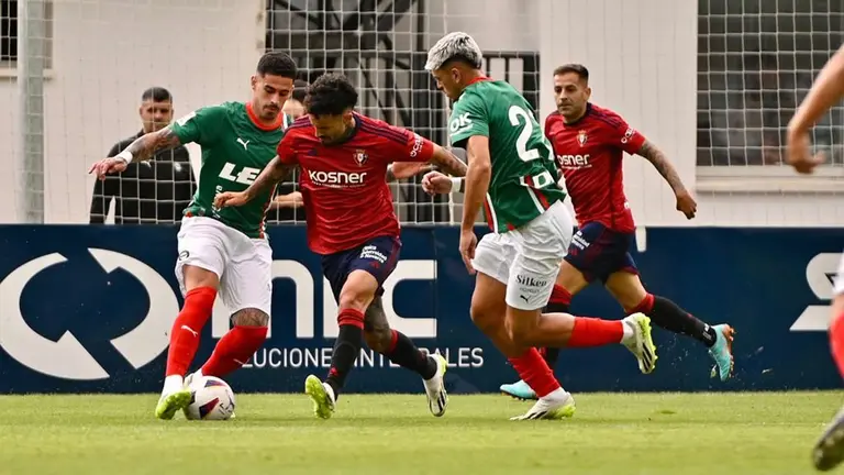 Pen&uacute;ltimo partido de pretemporada entre Osasuna y el Alav&eacute;s en Tajaonar. PABLO LASAOSA