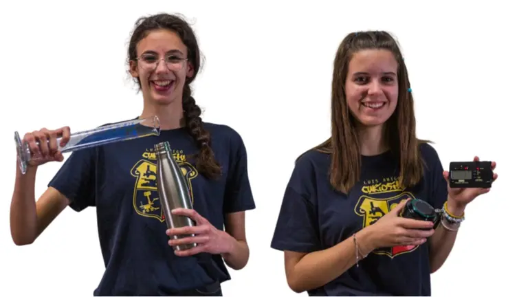 Ainara San Miguel Rodr&iacute;guez y Luc&iacute;a Royo Asa, alumnas del colegios Luis Amig&oacute; de Navarra.