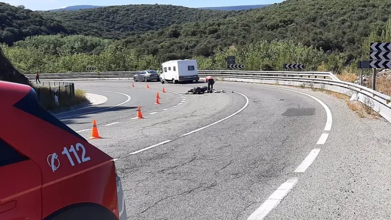 Efectivos de la Polic&iacute;a Foral en el lugar del accidente. - POLIC&Iacute;A FORAL
