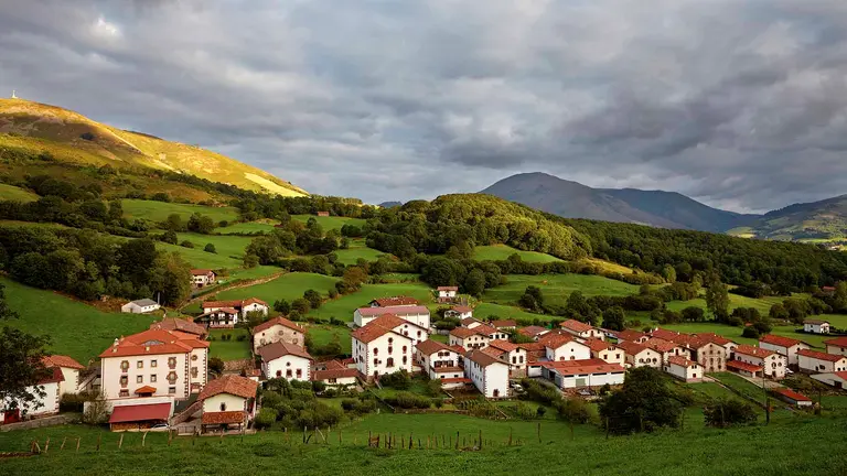 Imagen de la localidad navarra de Amaiur-Maya en el Valle del Bazt&aacute;n. Javier Campos