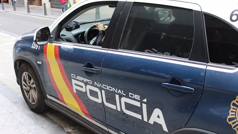 Veh&iacute;culo de la Polic&iacute;a Nacional - 112 ANDALUC&Iacute;A