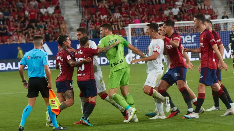 Partido de La Liga EA Sports entre CA Osasuna y Athletic Club disputado en el estadio de El Sadar en Pamplona. I&Ntilde;IGO ALZUGARAY