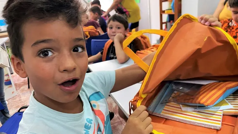 La Fundaci&oacute;n "la Caixa" acompa&ntilde;a a m&aacute;s de 60.000 menores en situaci&oacute;n vulnerable y a sus familias con apoyo socioeducativo en su Vuelta al cole. CEDIDA