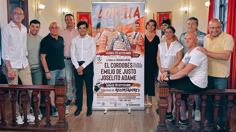 Presentaci&oacute;n en Corella de la corrida de toros en la que El Cordob&eacute;s se despedir&aacute; de la afici&oacute;n en Navarra.