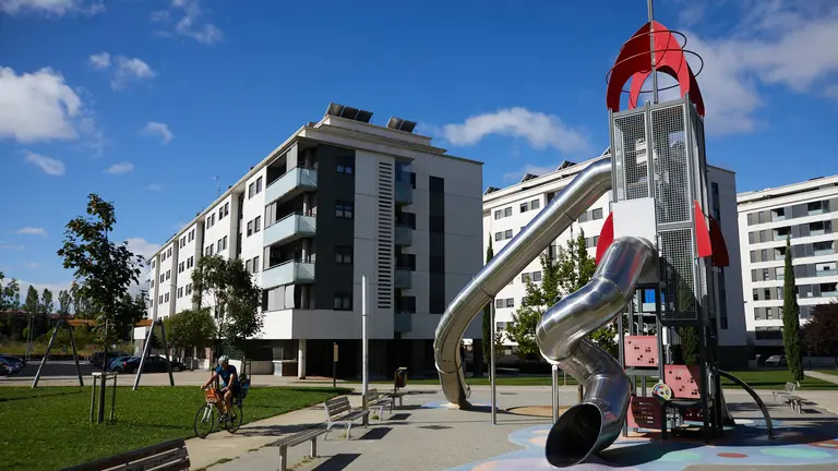 Parque infantil en Ripagaina. I&Ntilde;IGO ALZUGARAY