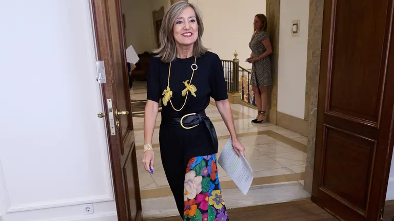 La alcaldesa de Pamplona, Cristina Ibarrola, comparece tras la celebraci&oacute;n de la sesi&oacute;n de la Junta de Gobierno Local para hacer balance de los 100 primeros d&iacute;as de Gobierno en la alcald&iacute;a. I&Ntilde;IGO ALZUGARAY