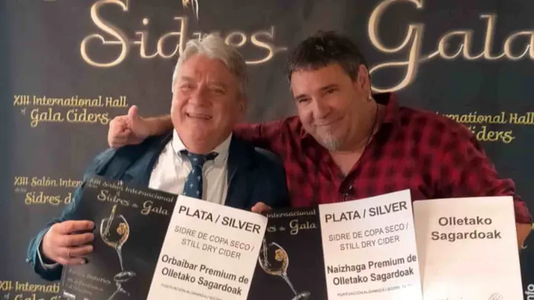Aingeru Larrasoa&ntilde;a acaba de conseguir tres importantes premios en el Sal&oacute;n Internacional de la Sidra. CEDIDA