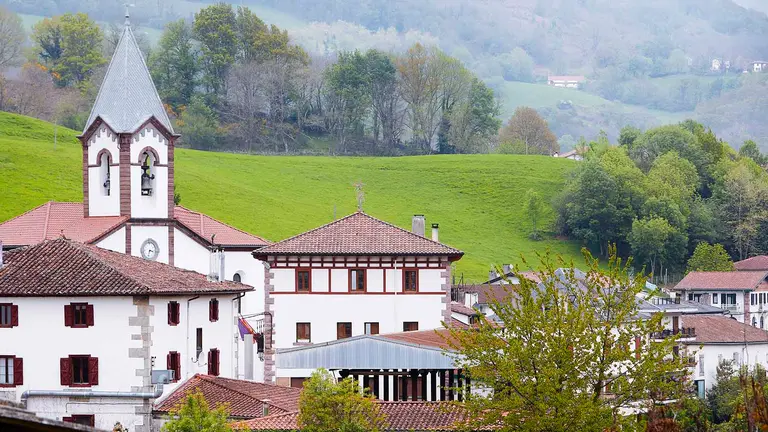 Vista del pueblo de Valcarlos en Navarra. Oriol Conesa Fabregues