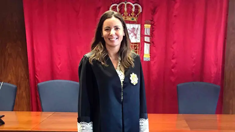 Amagoia Serrano, natural de San Sebasti&aacute;n, proveniente del Juzgado de lo
Mercantil n&ordm; 1 de Madrid, pasa a integrarse en la Secci&oacute;n Tercera de la
Audiencia de Navarra, &oacute;rgano judicial con competencia exclusiva sobre los
asuntos civiles. TSJN