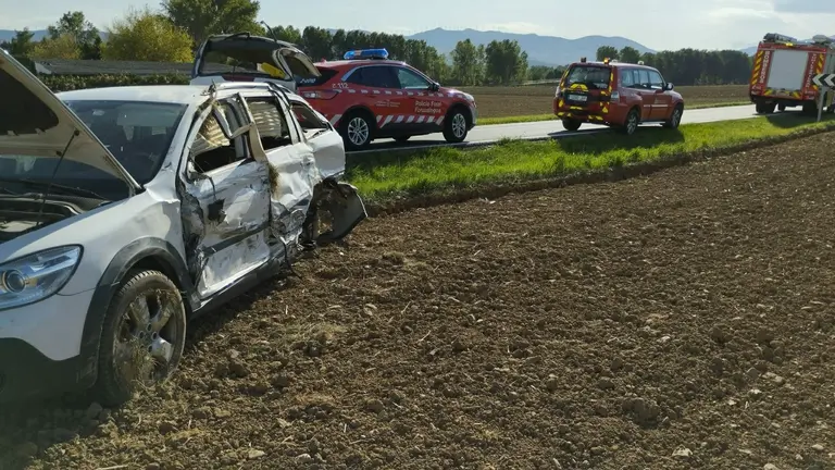 Fotograf&iacute;a de uno de los coches accidentados en Ibero. BOMBEROS DE NAVARRA