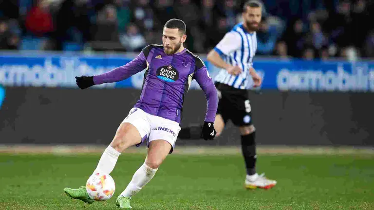 Shon Weissman en un partido de la temporada pasada con la camiseta del Valladolid CF. EUROPAPRESS
