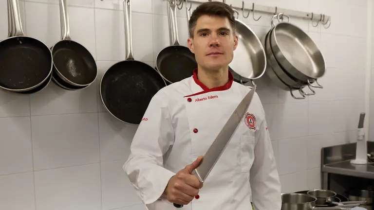 Alberto Ederra, joven profesional navarro en la Selección Española de Carniceros. IÑIGO ALZUGARAY
