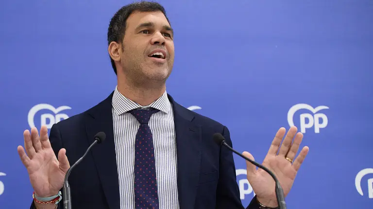 El presidente del PP de Navarra, Javier Garc&iacute;a, y el diputado por Navarra, Sergio Sayas, ofrecen una rueda de prensa para mostrar el posicionamiento del partido en diferentes asuntos de actualidad. I&Ntilde;IGO ALZUGARAY