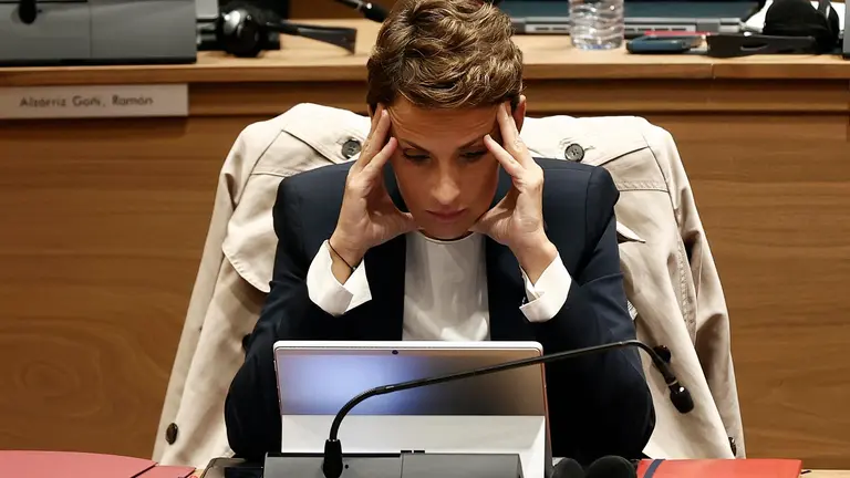 La presidenta del Gobierno de Navarra, Mar&iacute;a Chivite durante el pleno del Parlamento que celebra este jueves una sesi&oacute;n de control al Gobierno en la que, entre otras cuestiones, ser&aacute; interpelado sobre las pol&iacute;ticas en materia fiscal. EFE/ Jes&uacute;s Diges